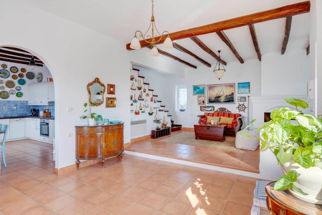 Cycladic Aura - Traditional Holiday Cottage فينيكاس المظهر الخارجي الصورة